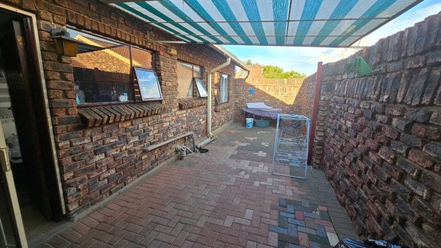 2 Bedroom Property for Sale in Pellissier Free State